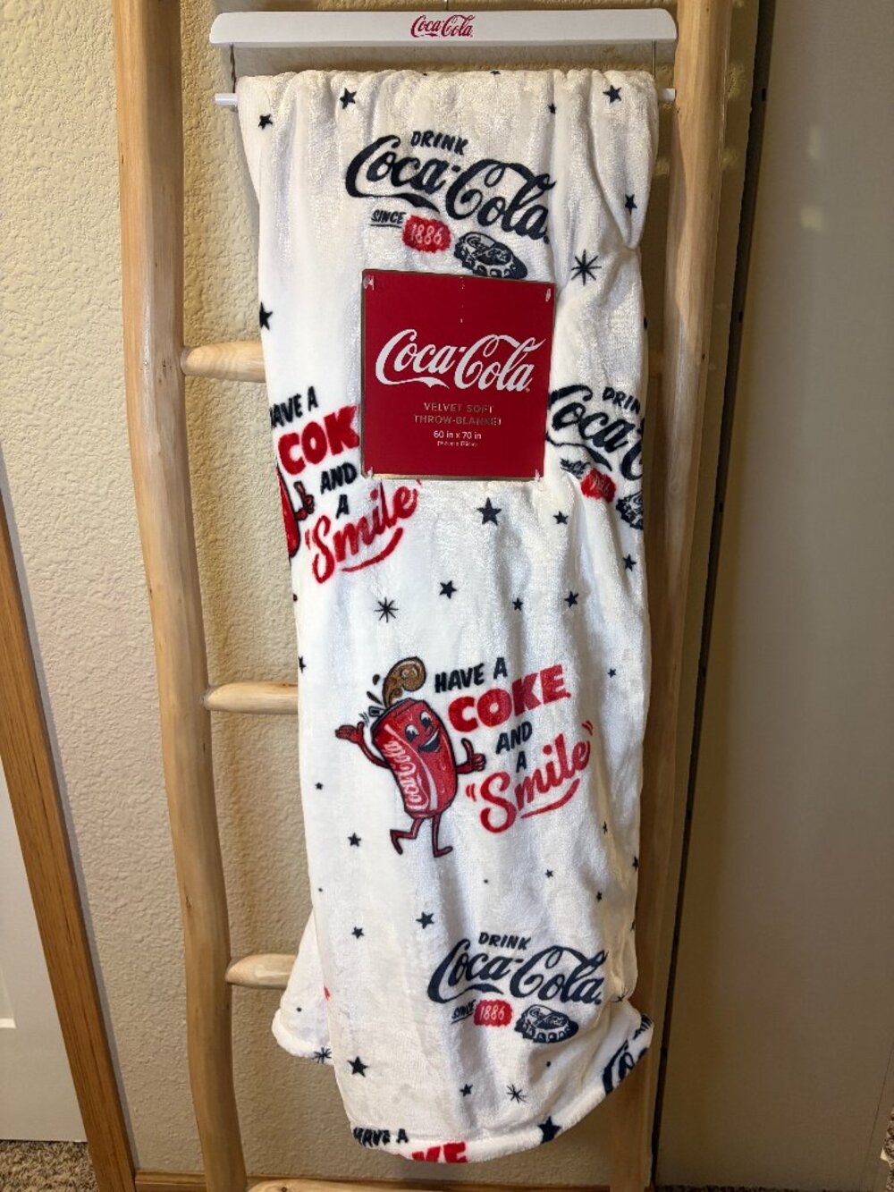 Coca Cola Velvet Soft Throw Blanket 60x70 White Plush Fleece NWT Coke